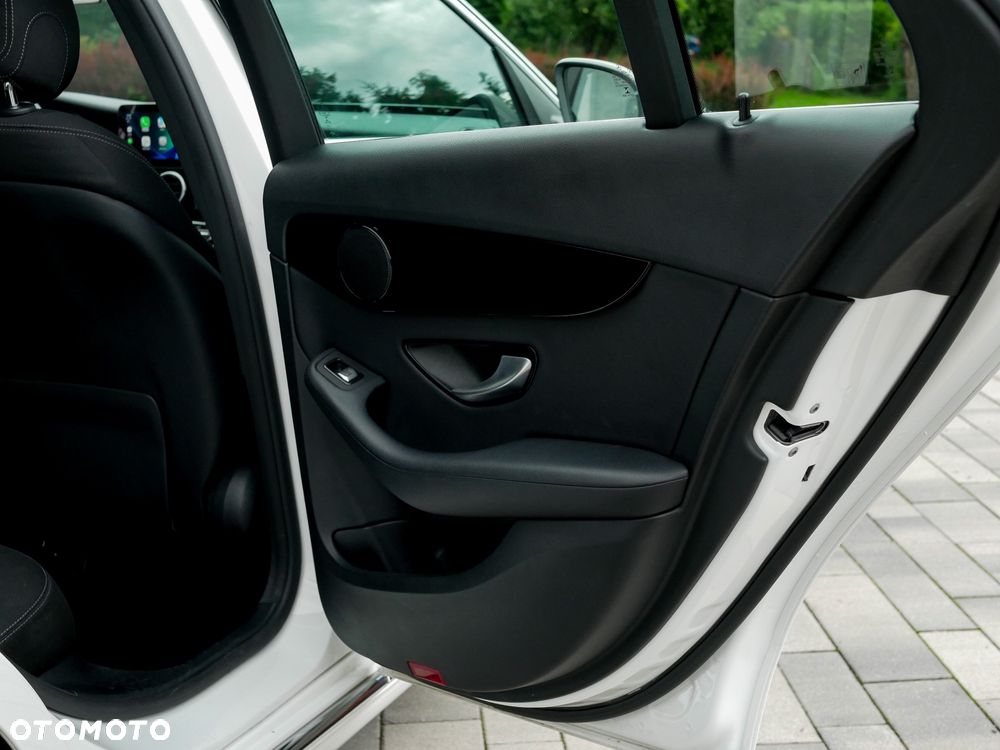 Mercedes-Benz Klasa C 160 9G-TRONIC - 35