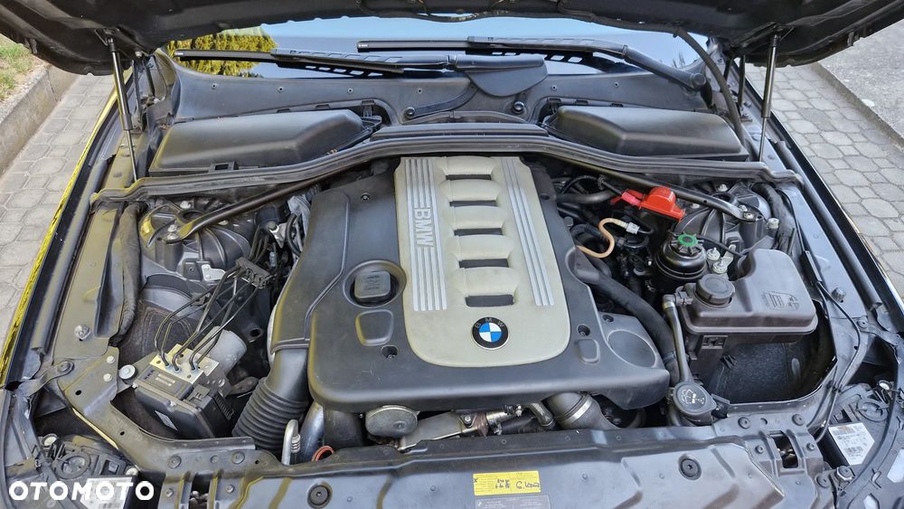 BMW Seria 5 525d - 14
