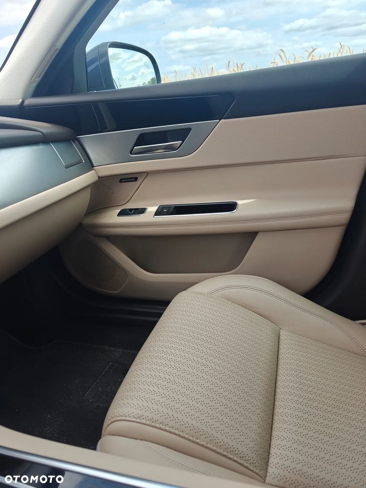 Jaguar XF 25t AWD Prestige - 18