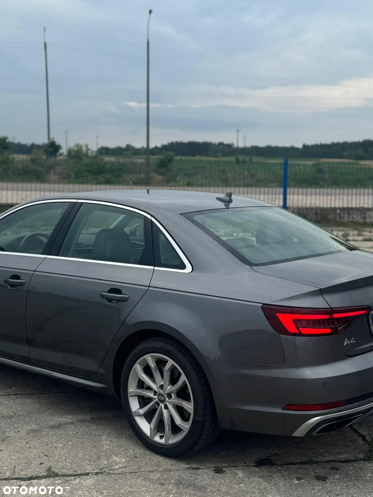Audi A4 2.0 TFSI Quattro S tronic - 6