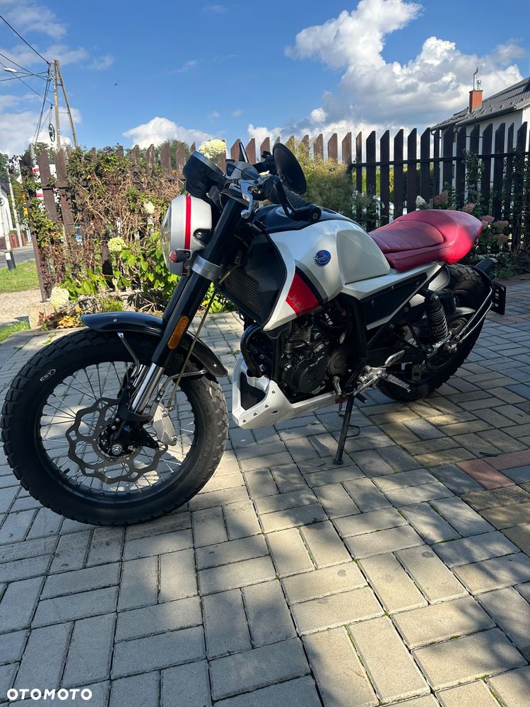Mondial HPS 125 - 7