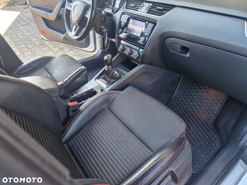Skoda Octavia 2.0 TSI (Green tec) RS - 16
