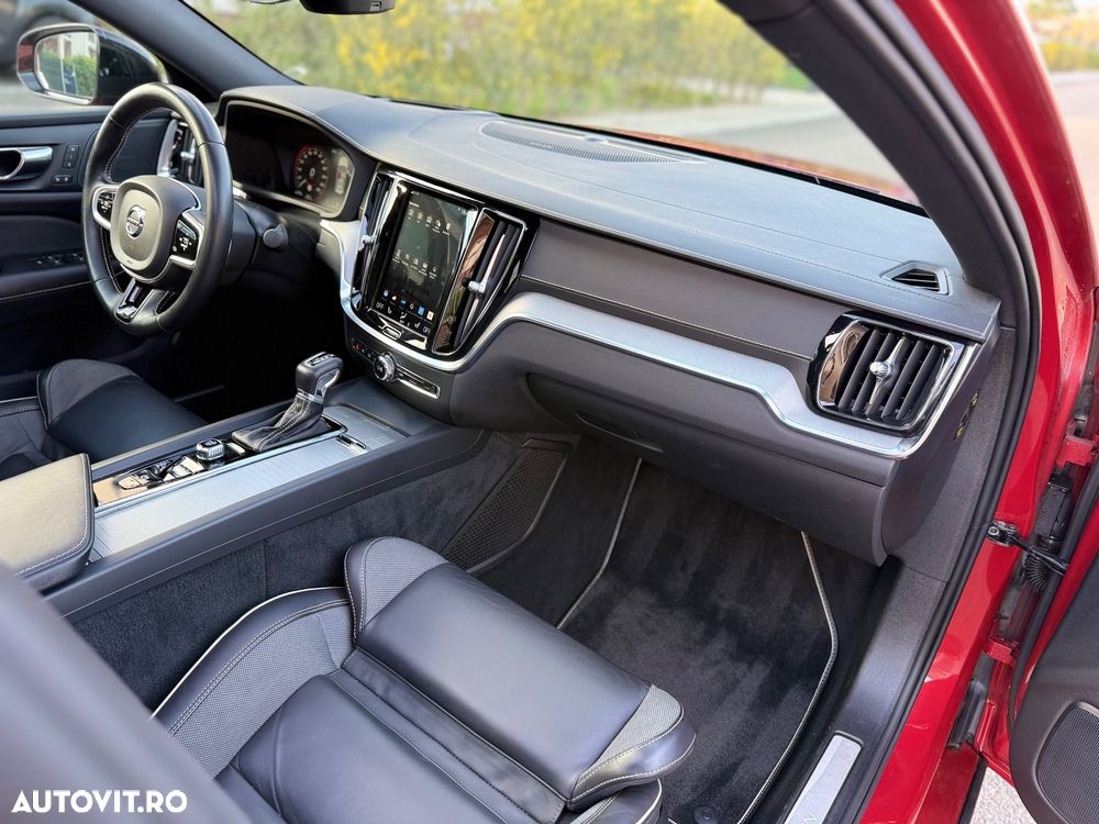 Volvo S60 T5 R-Design - 11