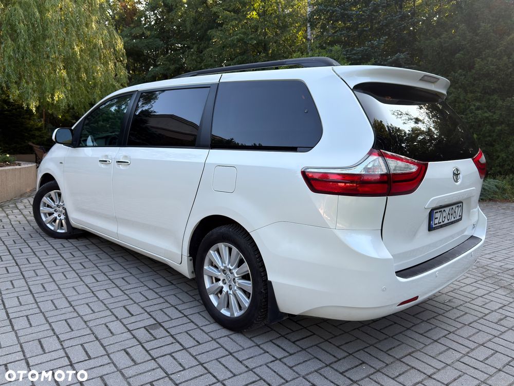 Toyota Sienna 3.5 V6 XLE AWD - 10