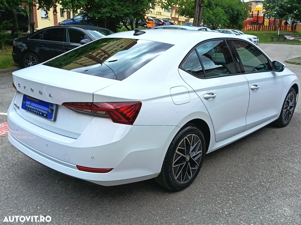 Skoda Octavia 2.0 TDI DSG Style - 6
