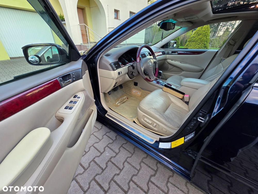Lexus ES - 10