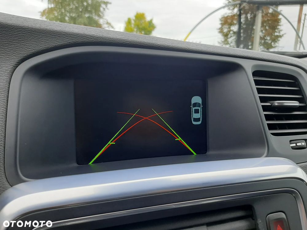 Volvo V60 D2 Momentum - 17