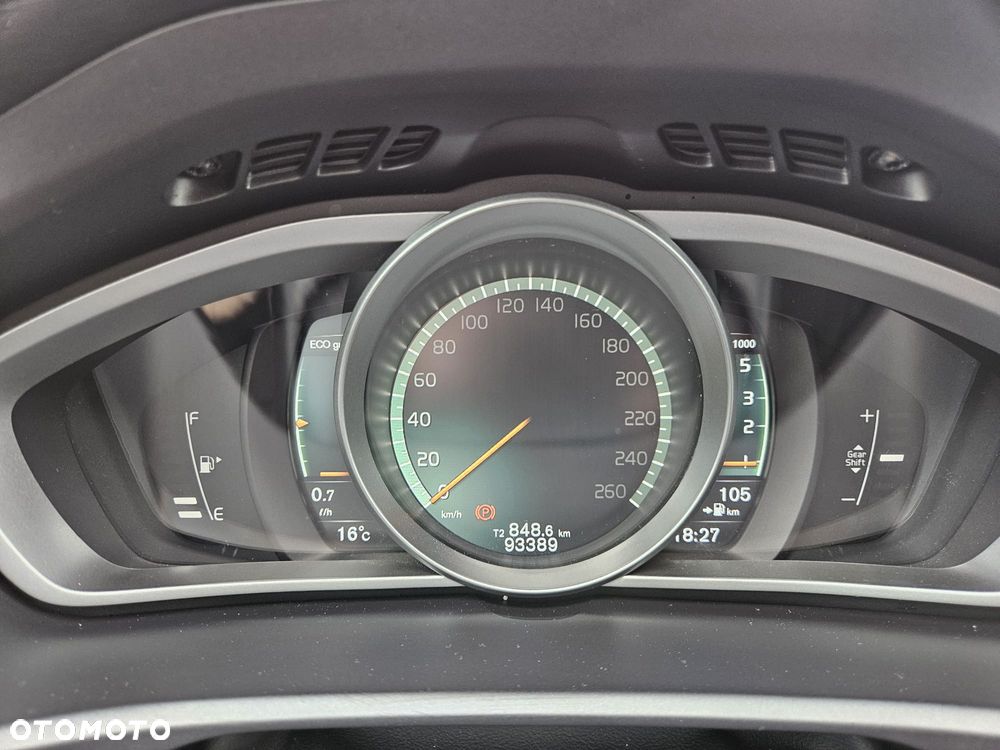 Volvo V40 D2 Momentum - 8