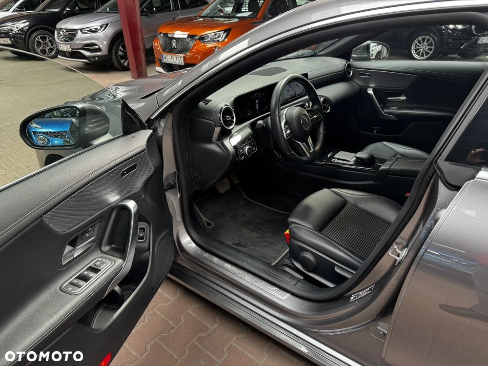 Mercedes-Benz CLA 200 Progressive 7G-DCT - 11