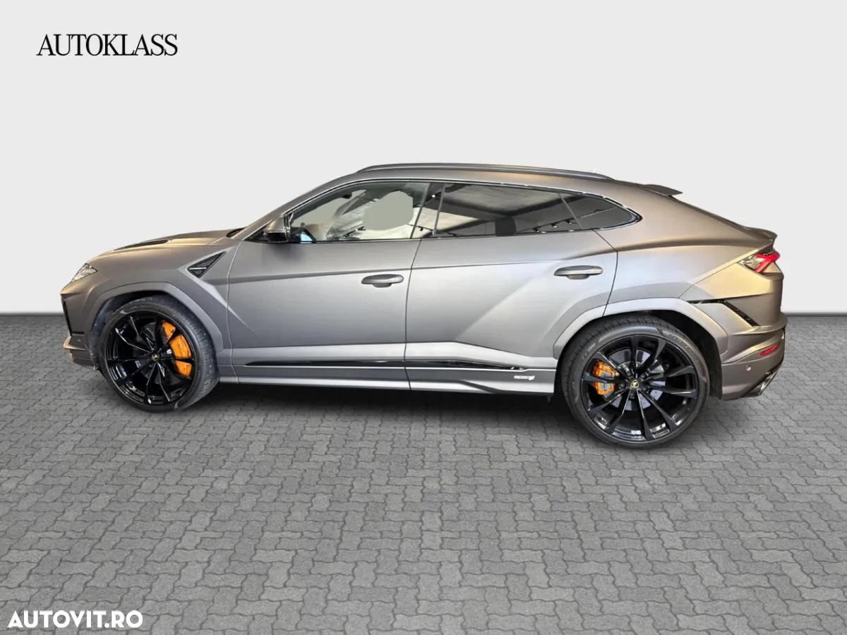 Lamborghini URUS - 8
