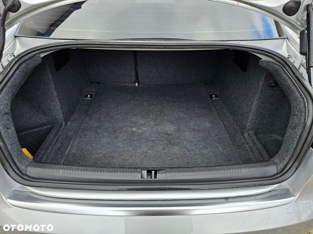 Audi A4 Limousine - 16