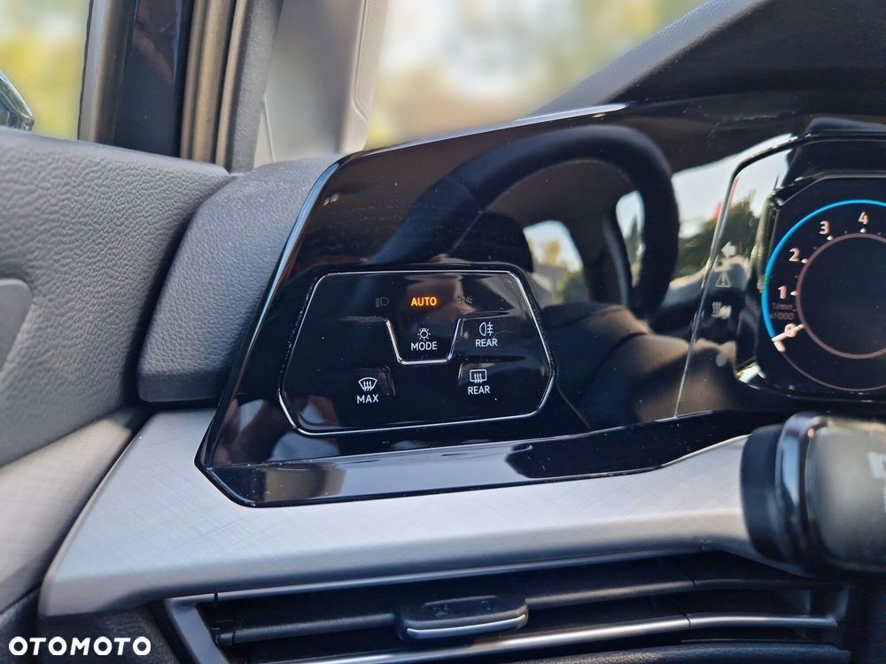 Volkswagen Golf 1.5 TSI EVO Style - 18
