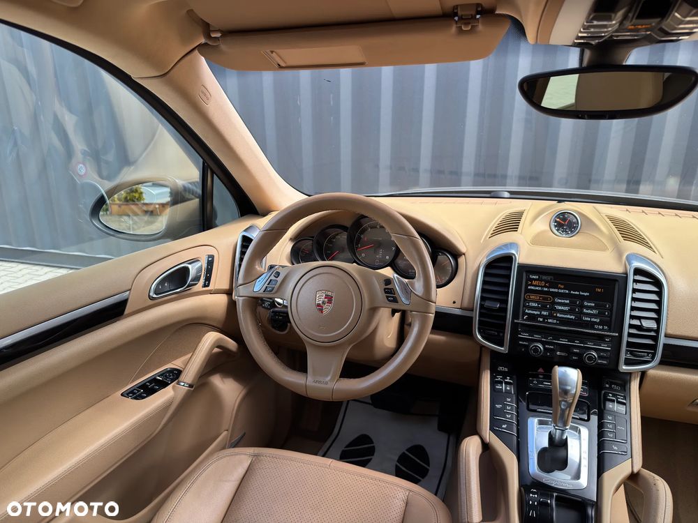 Porsche Cayenne Standard - 25
