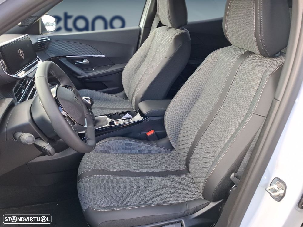 Peugeot 2008 1.2 Allure — fotografia 11