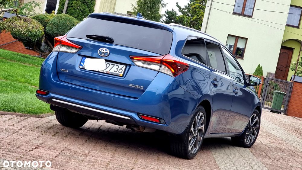 Toyota Auris 1.6 Premium MS - 9