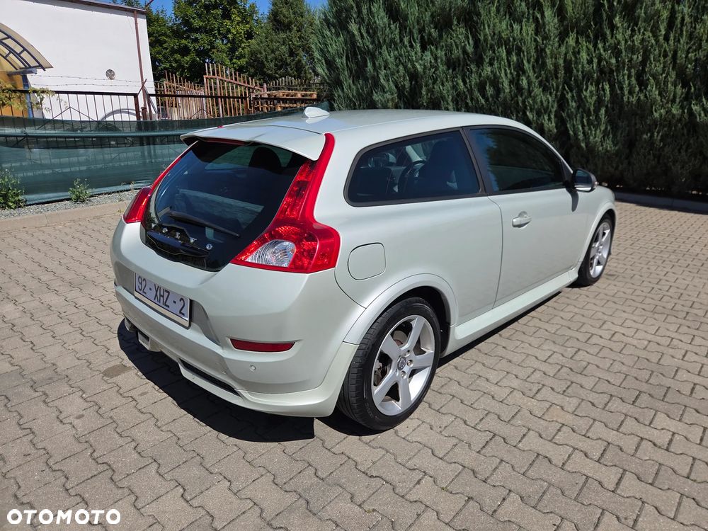 Volvo C30 D2 DRIVe R-Design - 17