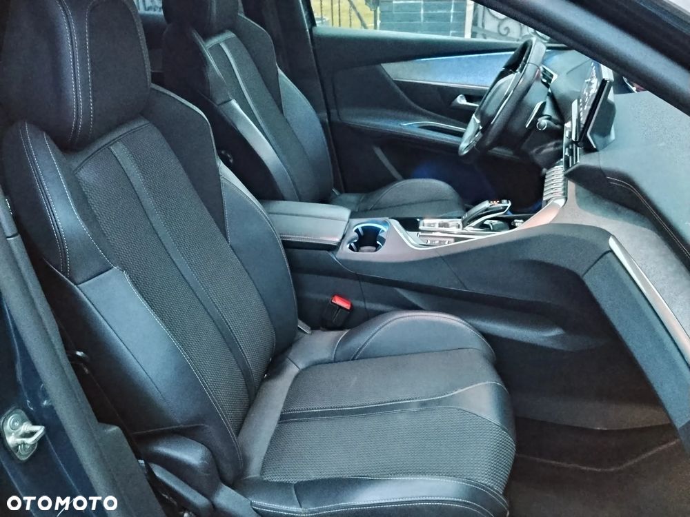 Peugeot 3008 BlueHDi 130 Stop & Start EAT8 GT Pack - 32