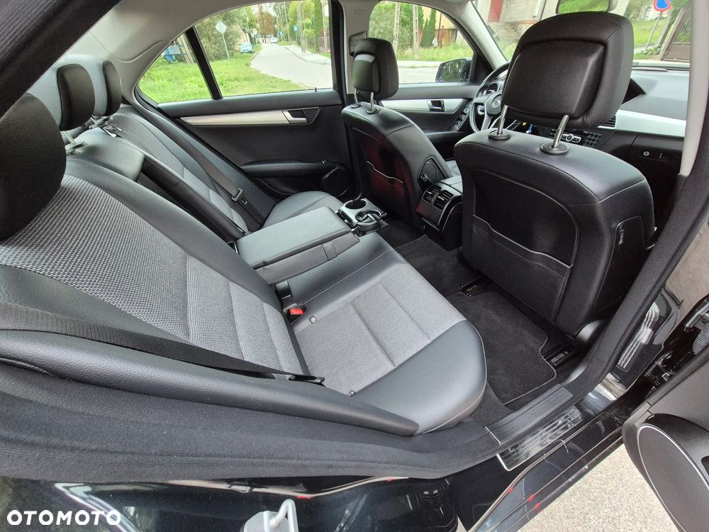 Mercedes-Benz Klasa C 180 BlueEFFICIENCY Avantgarde - 7