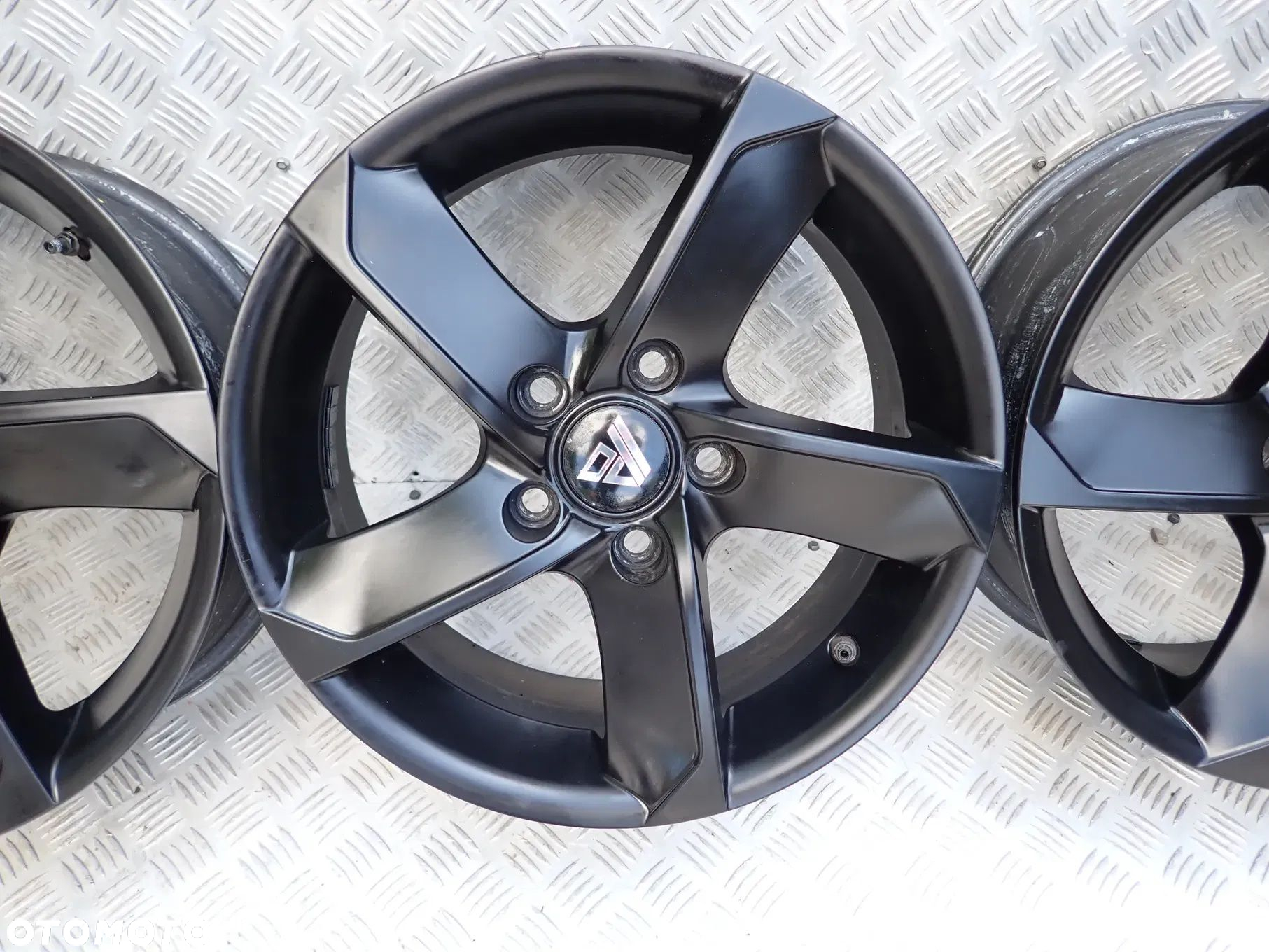 FELGI ALUMINIOWE KIA HYUNDAI 5X114,3 6,5X16 ET42 PIASTA 67 - 6