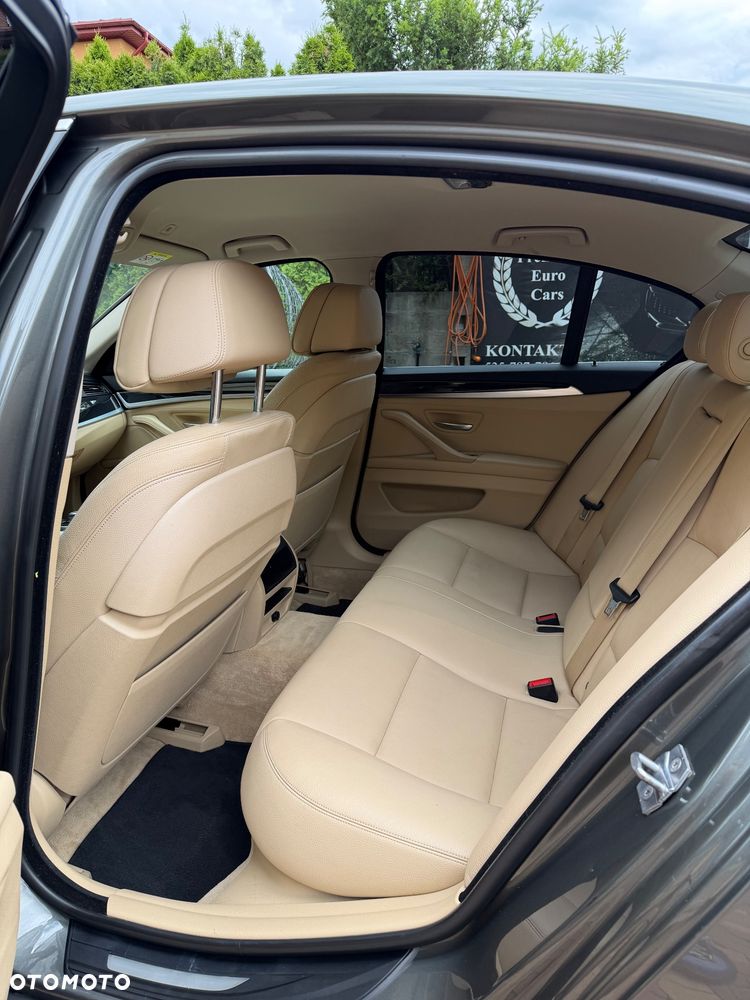 BMW Seria 5 520d Luxury Line - 26