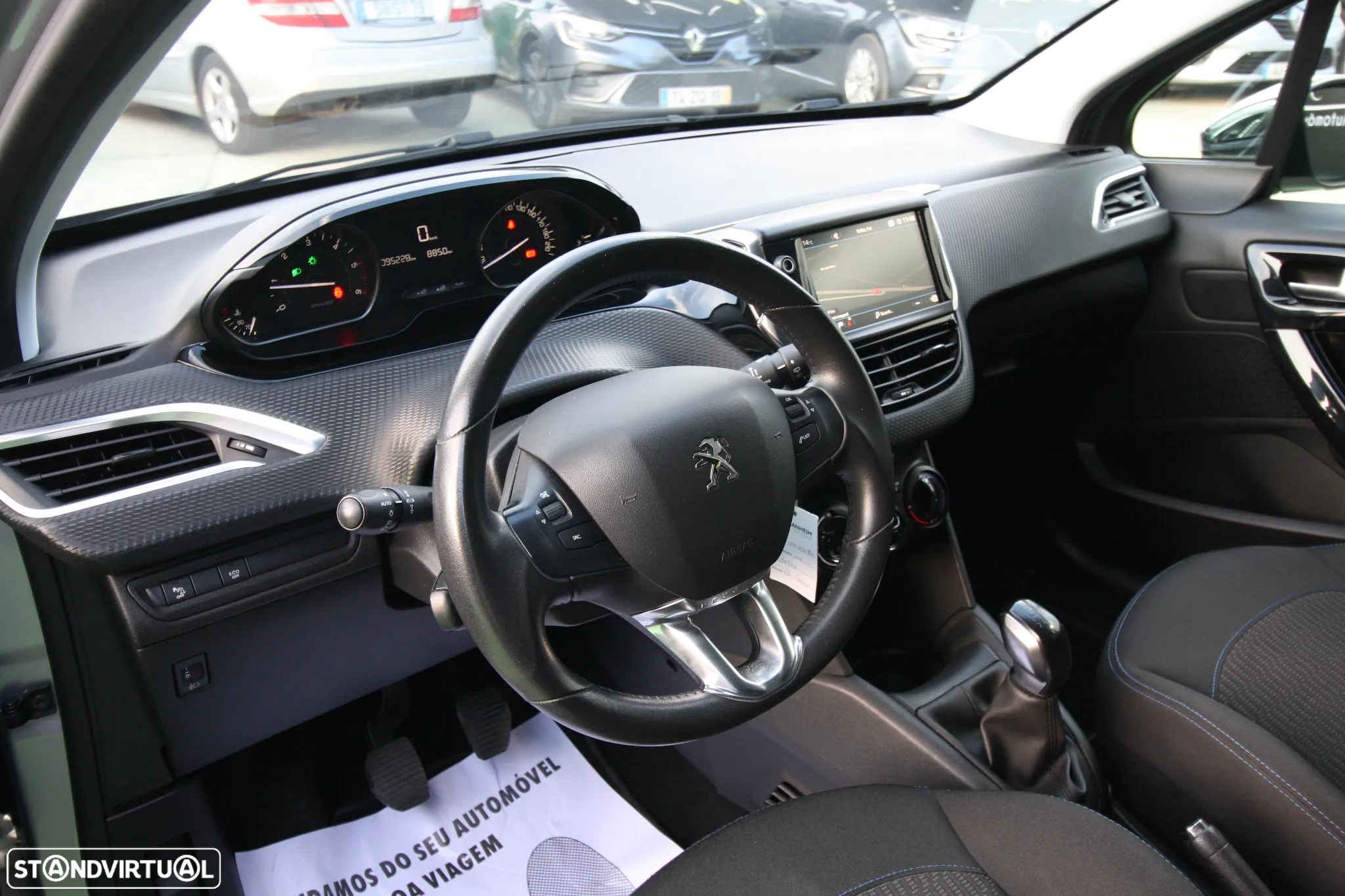 Peugeot 208 1.5 BlueHDi Signature - 16