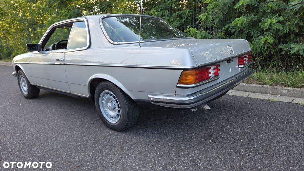 Mercedes-Benz W123 - 4