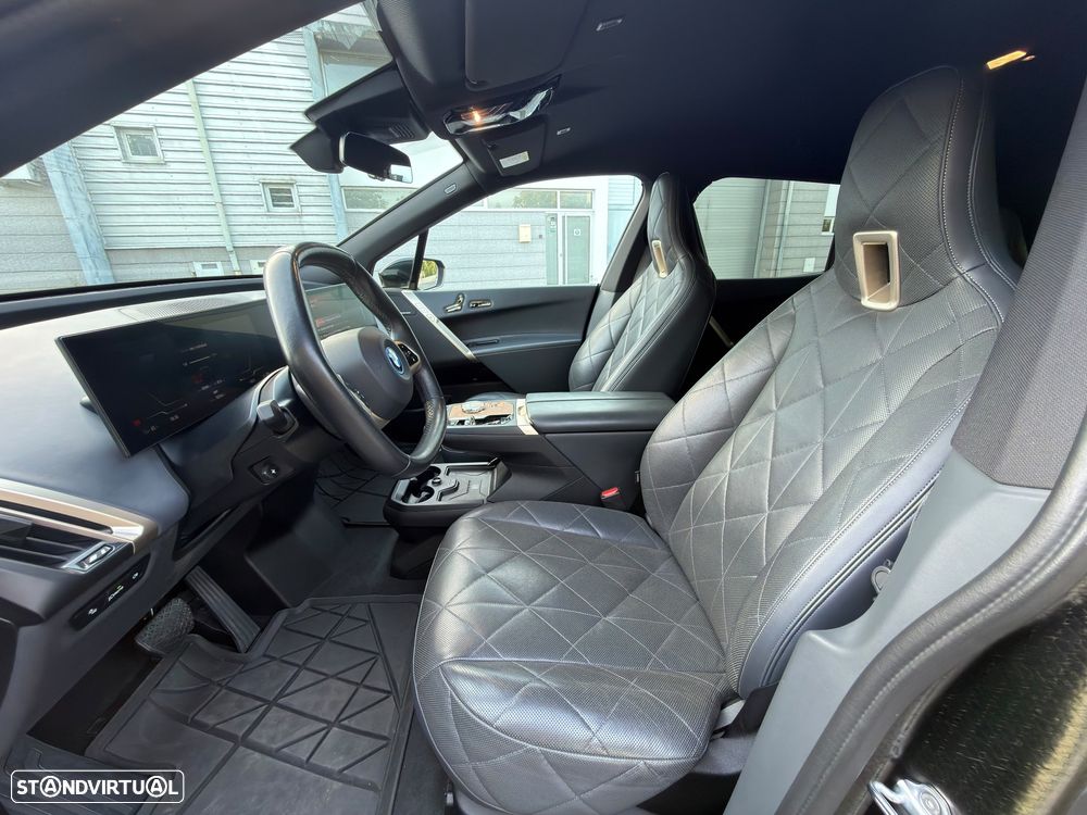 BMW iX xDrive 40 Pack Desportivo - 38