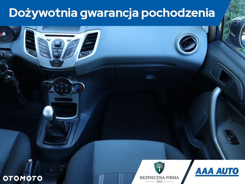Ford Fiesta - 10