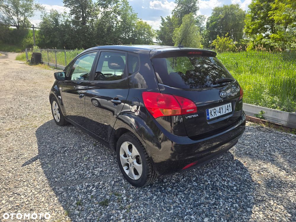 Kia Venga 1.6 CRDi 128 Black Collection - 4