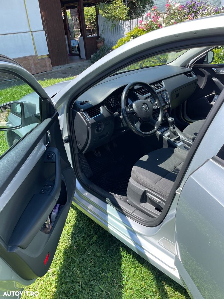 Skoda Octavia 1.6 TDI Ambition - 9