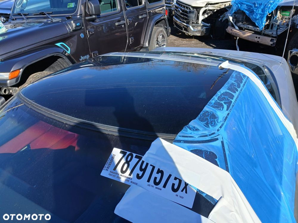 Chevrolet Corvette - 18