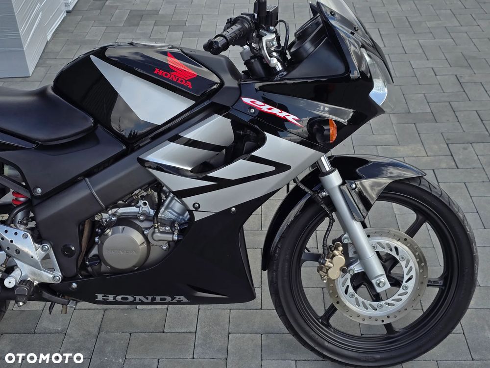 Honda CBR - 16
