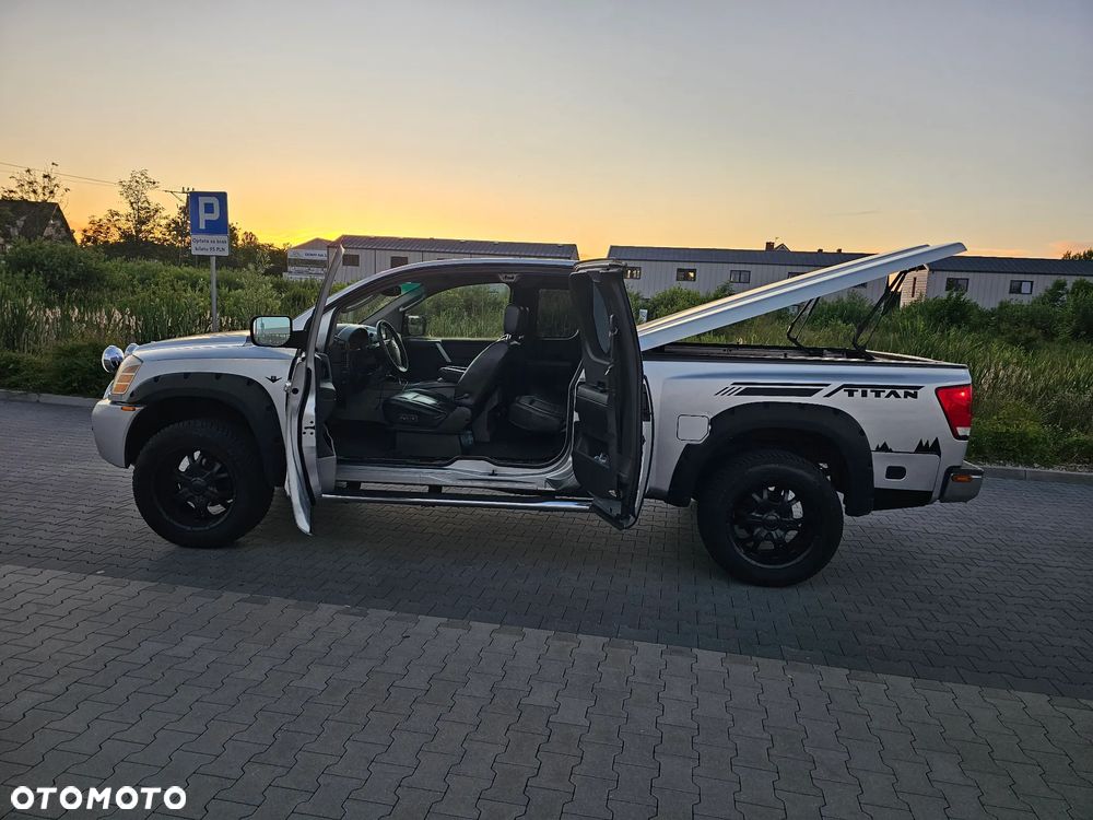 Nissan Titan 5.6 V8 SE Crew Cab - 3
