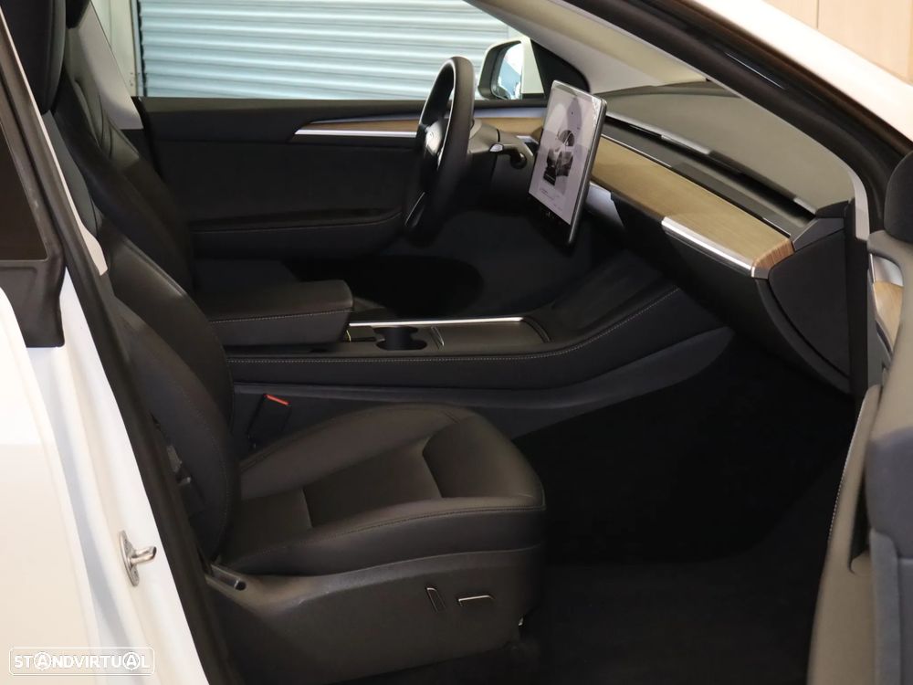 Tesla Model Y Standard - 18