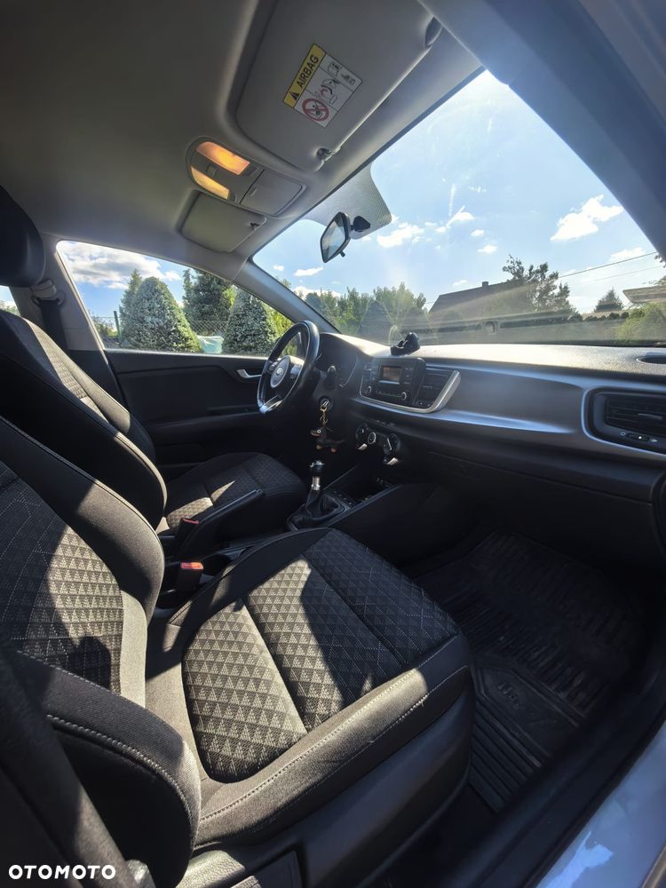 Kia Rio 1.2 L - 9