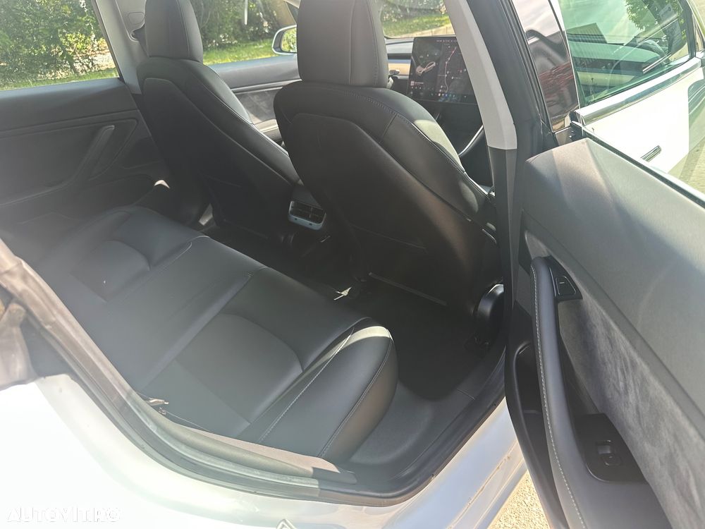 Tesla Model 3 - 18