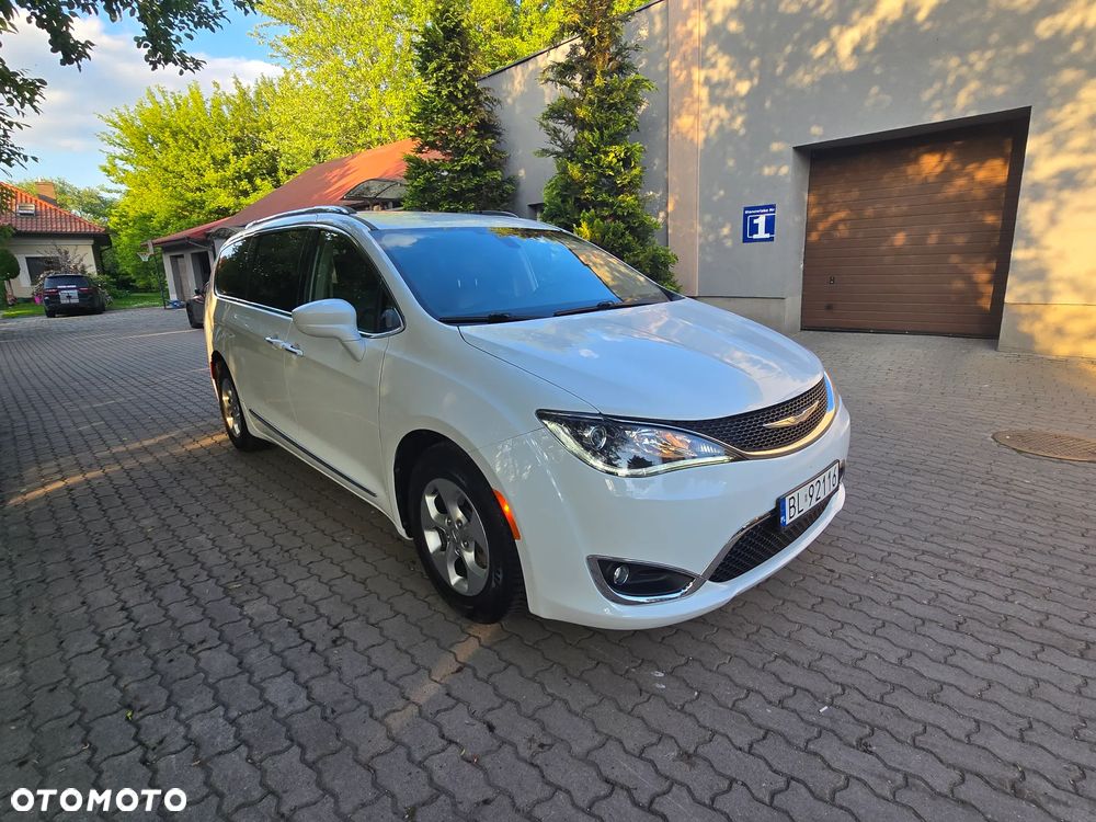 Chrysler Pacifica - 33