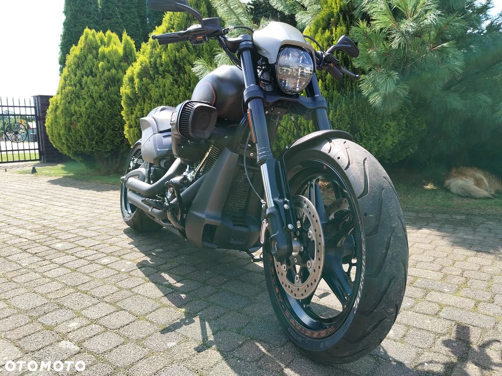 Harley-Davidson Softail FXDR - 3