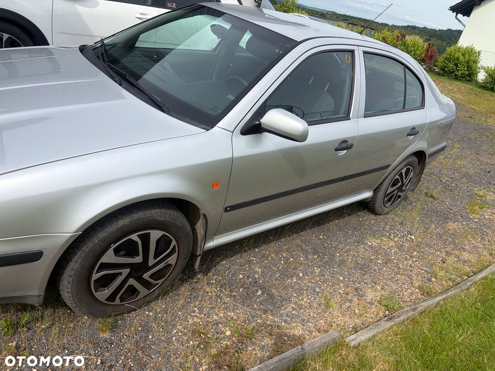 Skoda Octavia 1.6 GLX - 7
