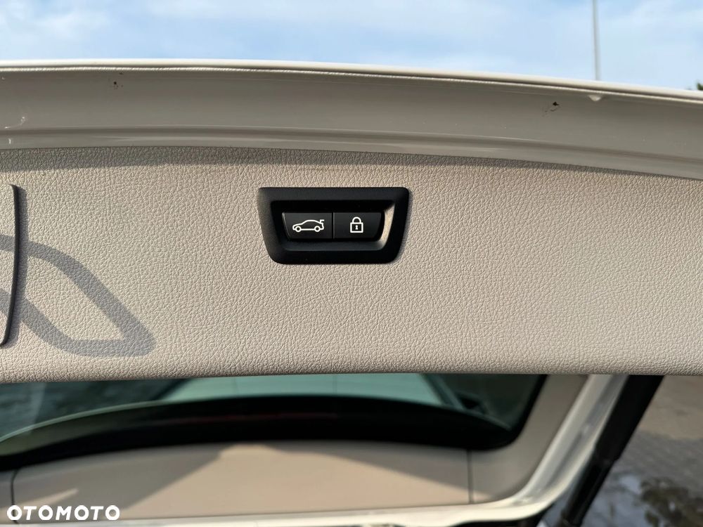 BMW Seria 3 320d Sport Line - 29