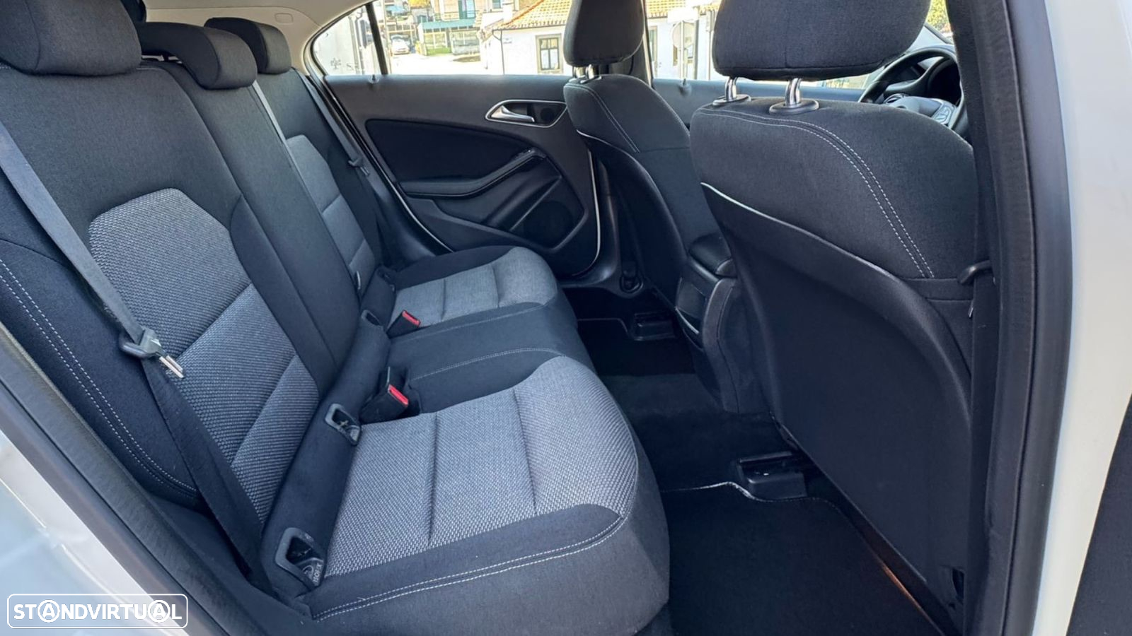 Mercedes-Benz A 180 CDI (BlueEFFICIENCY) Urban - 16