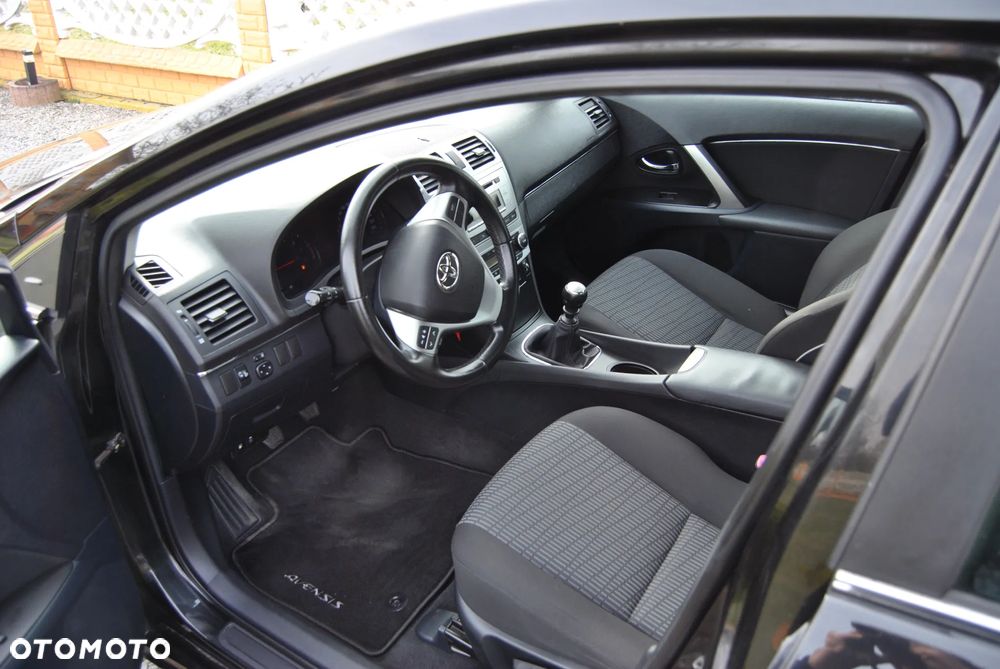 Toyota Avensis 1.6 Sol - 6