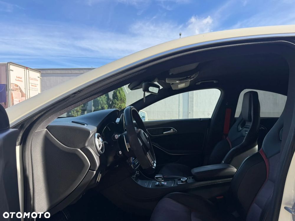 Mercedes-Benz CLA 45 AMG 4-Matic - 17