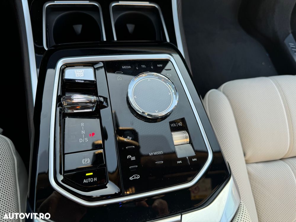 BMW M7 M760e xDrive AT PHEV - 14