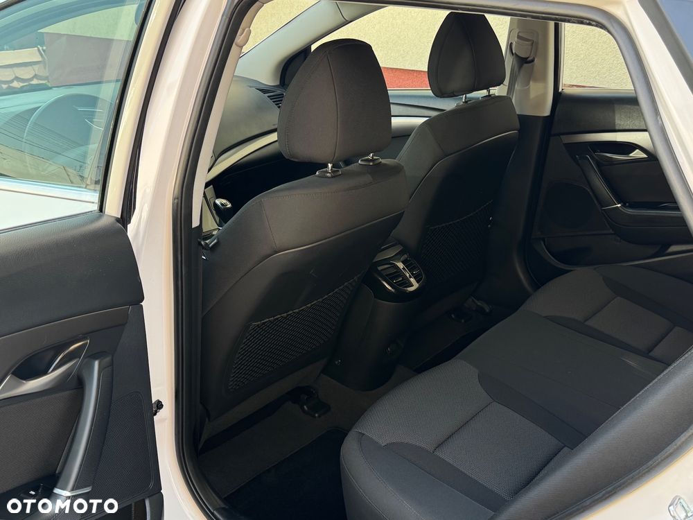 Hyundai i40 1.6 Comfort - 12