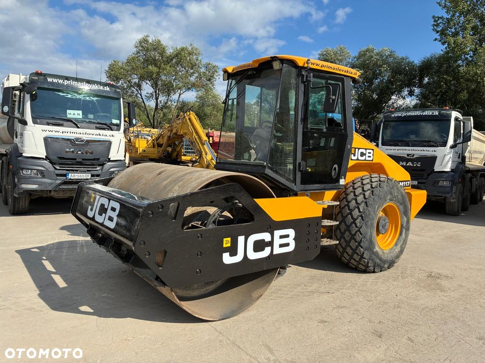 JCB VM 117 - 1