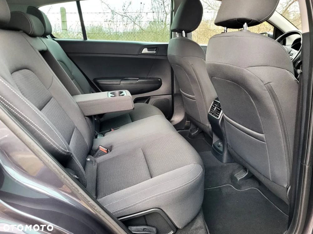 Kia Sportage 1.6 GDI Black Edition 2WD - 38