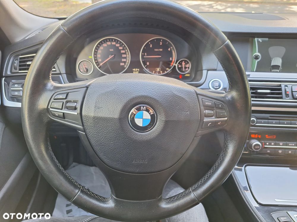 BMW Seria 5 520d Touring - 17