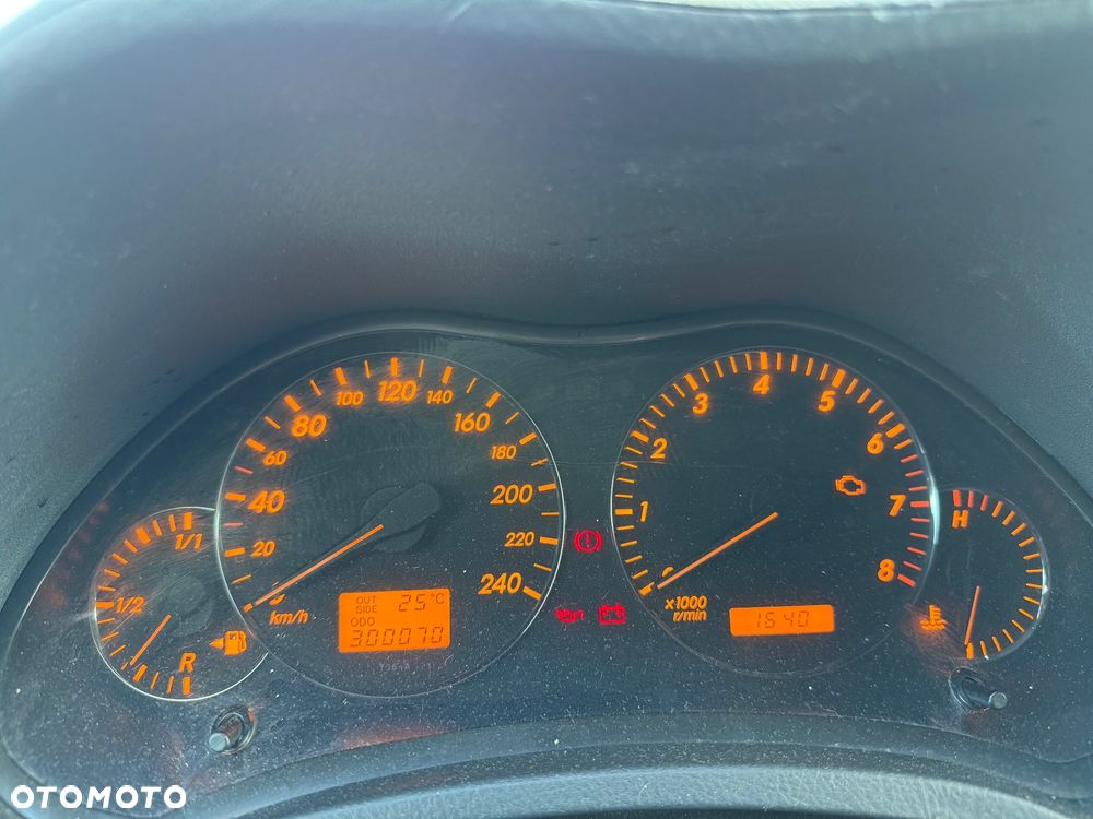 Toyota Avensis 1.8 VVT-i Combi - 16