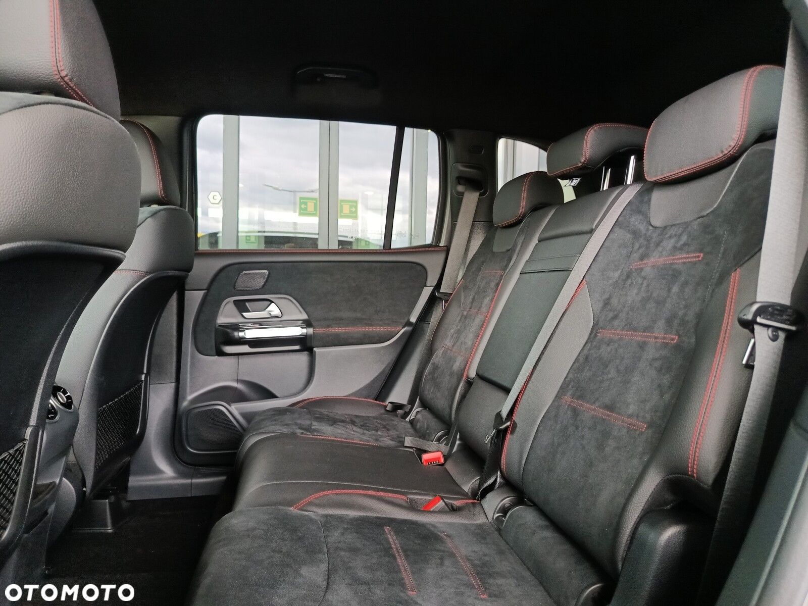 Mercedes-Benz GLB - 27